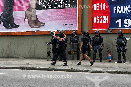  Subject: Police officers the riot military police during the withdrawal of the Indian Aldeia Maracana / Place: Maracana neighborhood - Rio de Janeiro city - Rio de Janeiro state (RJ) - Brazil / Date: 03/2013 