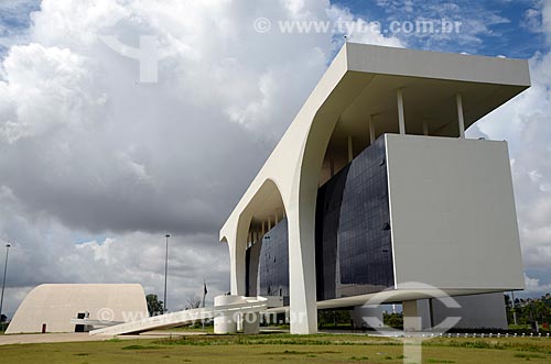  Subject: Tiradentes Palace - headquarters of the State Government - with the JK auditorium in the background of the President Tancredo Neves Administrative Center (2010) / Place: Belo Horizonte city - Minas Gerais state (MG) - Brazil / Date: 01/2013 