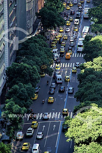  Subject: Traffic on Rio Branco Avenue / Place: City center - Rio de Janeiro city - Rio de Janeiro state (RJ) - Brazil / Date: 04/2013 