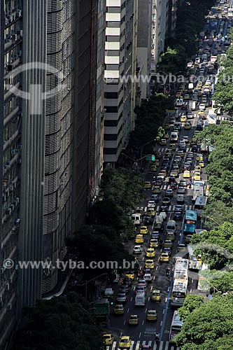  Subject: Traffic on Rio Branco Avenue / Place: City center - Rio de Janeiro city - Rio de Janeiro state (RJ) - Brazil / Date: 04/2013 