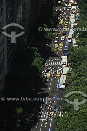  Subject: Traffic on Rio Branco Avenue / Place: City center - Rio de Janeiro city - Rio de Janeiro state (RJ) - Brazil / Date: 04/2013 