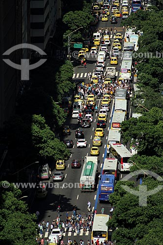  Subject: Traffic on Rio Branco Avenue / Place: City center - Rio de Janeiro city - Rio de Janeiro state (RJ) - Brazil / Date: 04/2013 