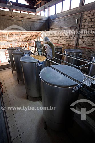  Subject: Fermentation process of sugarcane for the production of cachaca in Flor do Vale Alembic / Place: Canela city - Rio Grande do Sul state (RS) - Brazil / Date: 04/2013 