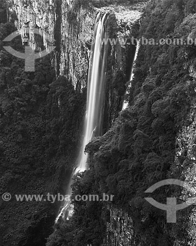  Subject: Waterfall at Itaimbezinho Canyon / Place: Cambara do Sul city - Rio Grande do Sul state (RS) - Brazil / Date: 1987 