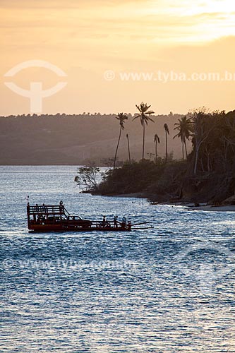  Subject: Ferry transporting people and cars in Guarairas Lagoon,also known as the Tibau Lagoon / Place: Pipa District - Tibau do Sul city - Rio Grande do Norte state (RN) - Brazil / Date: 03/2013 