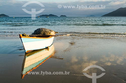  Subject: Fishing boat at Pantano do Sul Beach / Place: Pantano do Sul neighborhood - Florianopolis city - Santa Catarina state (SC) - Brazil / Date: 04/2013 