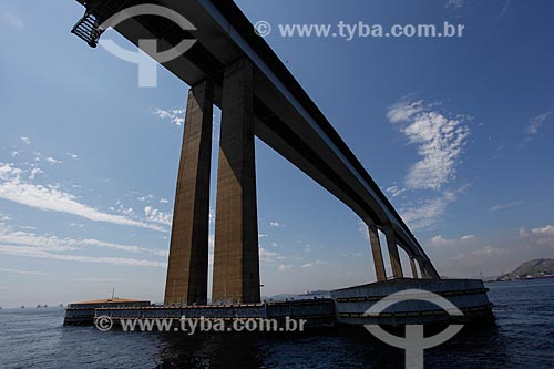  Subject: View under Rio-Niteroi Bridge (1974) / Place: Rio de Janeiro city - Rio de Janeiro state (RJ) - Brazil / Date: 04/2013 