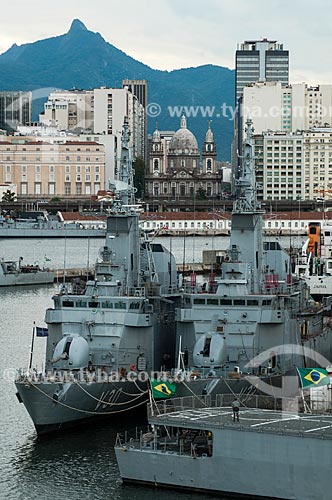  Subject: Ships of Navy of Brazil with Navy Cultural Space, Candelaria Church and buildings in the background / Place: Rio de Janeiro city - Rio de Janeiro state (RJ) - Brazil / Date: 12/2001 