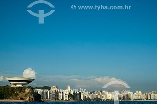  Subject: Niteroi Contemporary Art Museum (1996) and buildings of Icarai neighborhood in the background / Place: Boa Viagem neighborhood - Niteroi city - Rio de Janeiro state (RJ) - Brazil / Date: 01/2007 