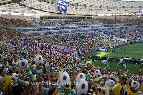  Subject: Brazilian fans at Journalist Mario Filho Stadium, also known as Maracana - match between Brazil x England / Place: Maracana neighborhood - Rio de Janeiro city - Rio de Janeiro state (RJ) - Brazil / Date: 06/2013 