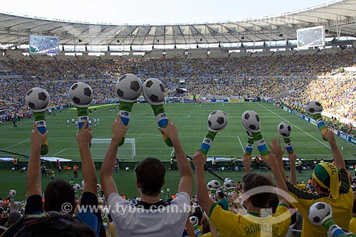  Subject: Brazilian fans at Journalist Mario Filho Stadium, also known as Maracana - match between Brazil x England / Place: Maracana neighborhood - Rio de Janeiro city - Rio de Janeiro state (RJ) - Brazil / Date: 06/2013 