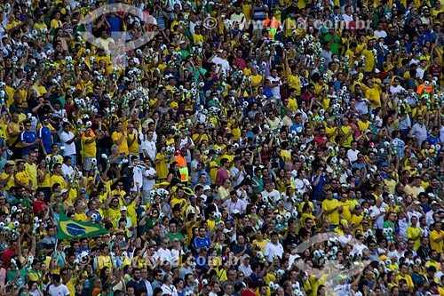  Subject: Brazilian fans at Journalist Mario Filho Stadium, also known as Maracana - match between Brazil x England / Place: Maracana neighborhood - Rio de Janeiro city - Rio de Janeiro state (RJ) - Brazil / Date: 06/2013 