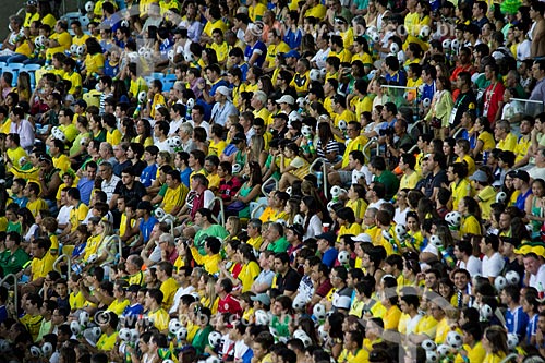  Subject: Brazilian fans at Journalist Mario Filho Stadium, also known as Maracana - match between Brazil x England / Place: Maracana neighborhood - Rio de Janeiro city - Rio de Janeiro state (RJ) - Brazil / Date: 06/2013 