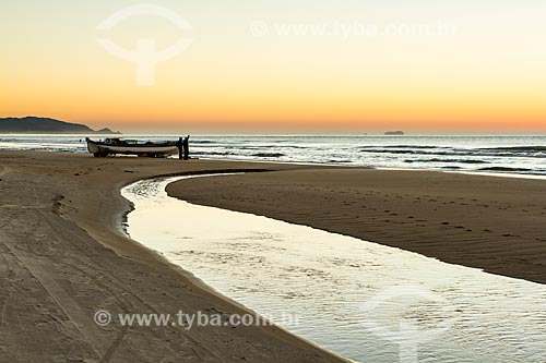  Subject: Campeche Beach at dawn / Place: Florianopolis city - Santa Catarina state (SC) - Brazil / Date: 06/2013 