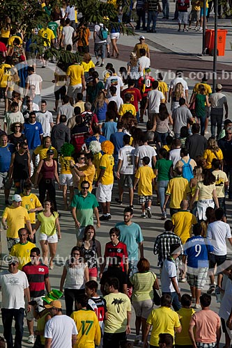  Subject: Fans in the access to Journalist Mario Filho Stadium - also known as Maracana - for the friendly match between Brazil x England / Place: Maracana neighborhood - Rio de Janeiro city - Rio de Janeiro state (RJ) - Brazil / Date: 06/2013 