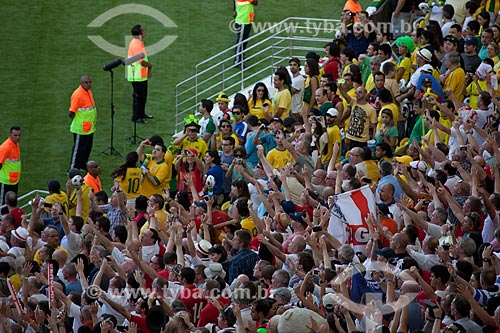  Subject: Fans in the Journalist Mario Filho Stadium - also known as Maracana - for the friendly match between Brazil x England / Place: Maracana neighborhood - Rio de Janeiro city - Rio de Janeiro state (RJ) - Brazil / Date: 06/2013 