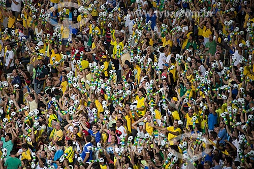  Subject: Fans in the Journalist Mario Filho Stadium - also known as Maracana - for the friendly match between Brazil x England / Place: Maracana neighborhood - Rio de Janeiro city - Rio de Janeiro state (RJ) - Brazil / Date: 06/2013 