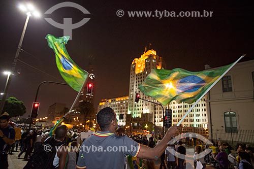  Subject: Demonstration of the Free Pass Movement in the Presidente Vargas Avenue with the Duque de Caxias Palace (1941) and clock tower of Central do Brazil in the background / Place: City center neighborhood - Rio de Janeiro city - Rio de Janeiro s 