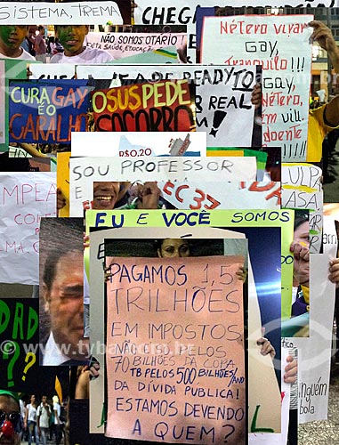  Subject: Illustration with different posters used in demonstrations of the Free Pass Movement in Rio de Janeiro city / Place: Rio de Janeiro city - Rio de Janeiro state (RJ) - Brazil / Date: 06/2013 