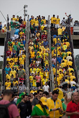  Subject: People coming out of station Maracana before the match between Brazil x Spain for the final of the Confederations Cup / Place: Maracana neighborhood - Rio de Janeiro city - Rio de Janeiro (RJ) - Brazil / Date: 06/2013 