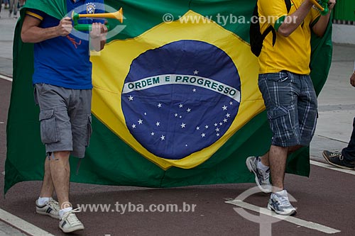  Fans with flag of Brazil surrounding the JournalistMario Filho Stadium - also known as Maracana - before the game between Brasil x Spain by final match of Confederations Cups  - Rio de Janeiro city - Rio de Janeiro state (RJ) - Brazil