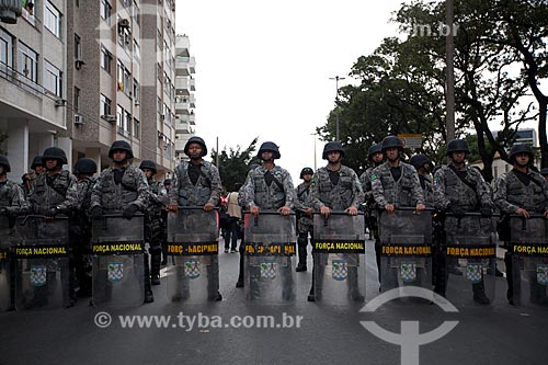  Riot police in Maracana Avenue doing security cordon to surrounding before the match between Brazil x Spain for the final of the Confederations Cup  - Rio de Janeiro city - Rio de Janeiro state (RJ) - Brazil