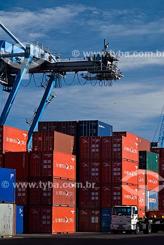  Subject: Containers and crane in TECON - Rio Grande Container Terminal / Place: Rio Grande city - Rio Grande do Sul state (RS) - Brazil / Date: 01/2009 