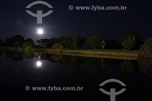  Subject: Moonlight on the banks of Amazon River near to Parintins city / Place: Parintins city - Amazonas state (AM) - Brazil / Date: 06/2013 