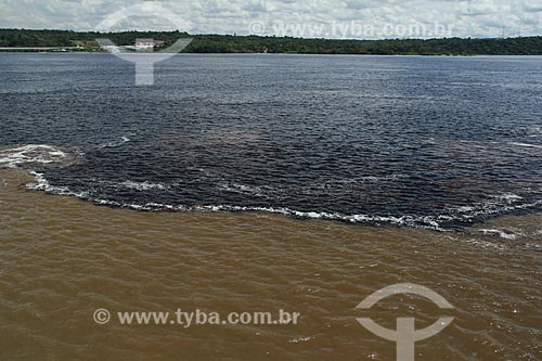  Subject: Meeting of waters of Negro River and Solimoes River / Place: Manaus city - Amazonas state (AM) - Brazil / Date: 07/2013 