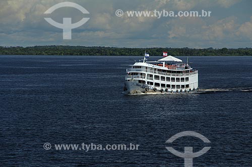  Subject: Boat navigating on Negro River / Place: Manaus city - Amazonas state (AM) - Brazil / Date: 07/2013 