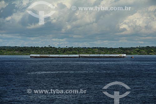  Subject: Ferry carrying containers - Negro River / Place: Manaus city - Amazonas state (AM) - Brazil / Date: 07/2013 