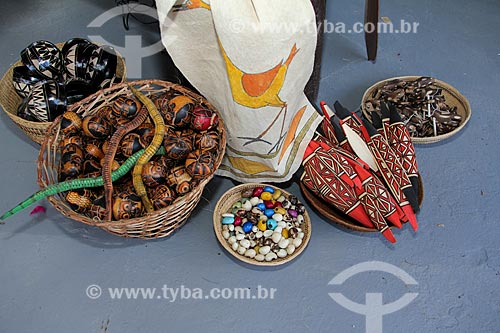  Subject: Indigenous craftwork in wood - bracelets, rattles and beads / Place: Parintins city - Amazonas state (AM) - Brazil / Date: 06/2013 