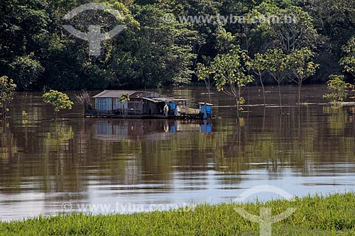  Subject: House on the banks of Amazon River near to Itacoatiara city / Place: Itacoatiara city - Amazonas state (AM) - Brazil / Date: 07/2013 