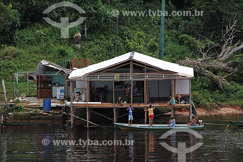  Subject: House on the banks of Amazon River near to Tabocal Coast / Place: Manaus city - Amazonas state (AM) - Brazil / Date: 07/2013 