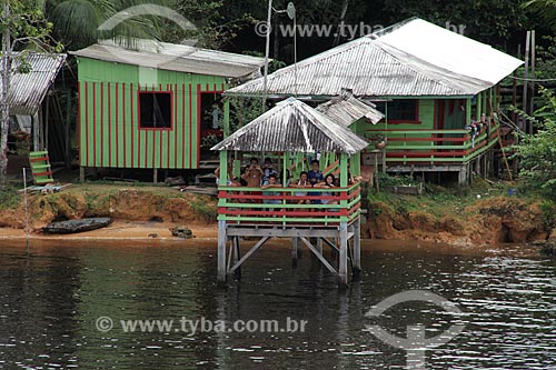  Subject: House on the banks of Amazon River near to Tabocal Coast / Place: Manaus city - Amazonas state (AM) - Brazil / Date: 07/2013 