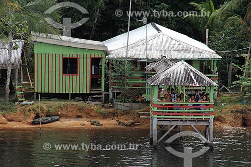  Subject: House on the banks of Amazon River near to Tabocal Coast / Place: Manaus city - Amazonas state (AM) - Brazil / Date: 07/2013 