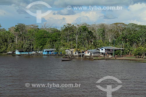  Subject: Riparian community on the banks of Amazon River near to Urucurituba / Place: Urucurituba city - Amazonas state (AM) - Brazil / Date: 07/2013 