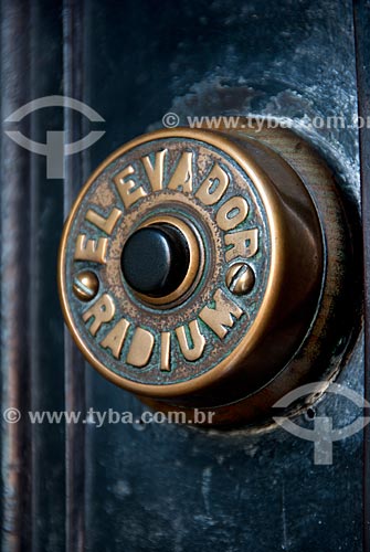  Subject: Button for the elevator of the building the Oswaldo Cruz Foundation (Fiocruz) / Place: Manguinhos neighborhood - Rio de Janeiro city - Rio de Janeiro state (RJ) - Brazil / Date: 02/2008 
