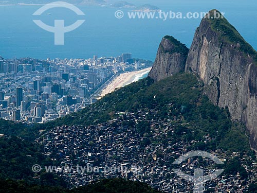  Subject: View of Vidigal Slum from Pedra Bonita (Bonita Stone) with Copacabana neighborhood in the background / Place: Vidigal neighborhood - Rio de Janeiro city - Rio de Janeiro state (RJ) - Brazil / Date: 03/2009 