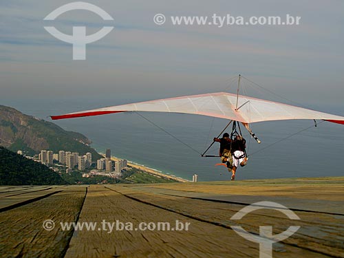  Subject: Tandem flight at ramp of Pedra Bonita (Bonita Stone)/Pepino / Place: Sao Conrado neighborhood - Rio de Janeiro city - Rio de Janeiro state (RJ) - Brazil / Date: 06/2007 