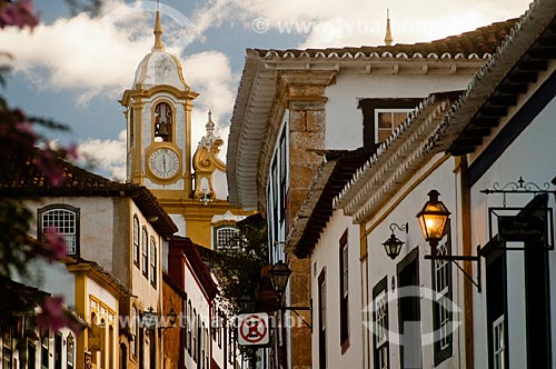  Subject: View of houses with the Matriz Church of Santo Antonio (1710) in the background / Place: Tiradentes city - Minas Gerais state (MG) - Brazil / Date: 05/2007 