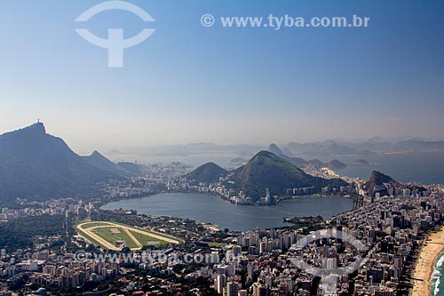  Subject: View of Lagoa and Gavea neighborhood - to the left - and Leblon and Ipanema neighborhood - to the right - from Morro Dois Irmaos (Two Brothers Mountain)  / Place: Rio de Janeiro city - Rio de Janeiro state (RJ) - Brazil / Date: 07/2013 