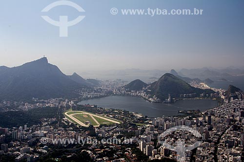  Subject: View of Lagoa and Gavea neighborhood - to the left - and Leblon and Ipanema neighborhood - to the right - from Morro Dois Irmaos (Two Brothers Mountain)  / Place: Rio de Janeiro city - Rio de Janeiro state (RJ) - Brazil / Date: 07/2013 