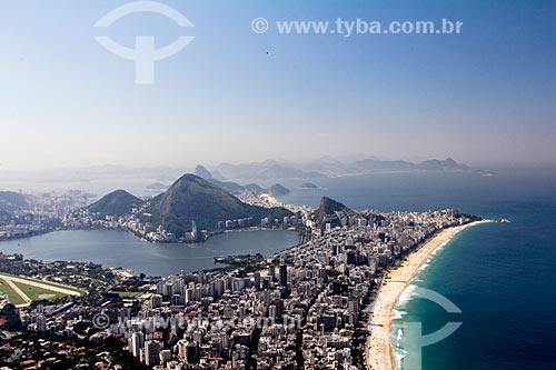  Subject: View of Lagoa and Gavea neighborhood - to the left - and Leblon and Ipanema neighborhood - to the right - from Morro Dois Irmaos (Two Brothers Mountain)  / Place: Rio de Janeiro city - Rio de Janeiro state (RJ) - Brazil / Date: 07/2013 