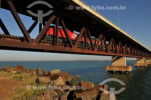  Subject: Roadrail Bridge over Parana River - Its total length is 3800 meters, making it the largest Brazilian river bridge - Natural boundary between SP and MS states / Place: Rubineia city - Sao Paulo state (SP) - Brazil / Date: 07/2013 