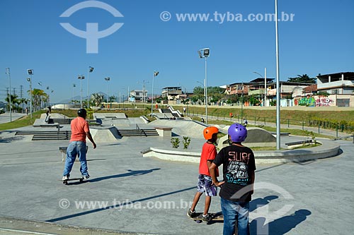  Subject: Young skateboarders in lane of Park Madureira / Place: Madureira neighborhood - Rio de Janeiro city - Rio de Janeiro state (RJ) - Brazil / Date: 06/2013 