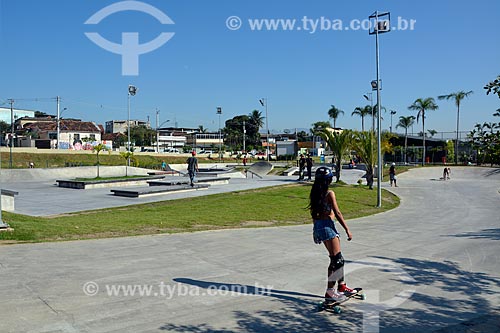  Subject: Young skateboarders in lane of Park Madureira / Place: Madureira neighborhood - Rio de Janeiro city - Rio de Janeiro state (RJ) - Brazil / Date: 06/2013 