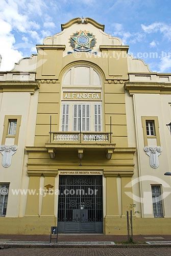  Subject: The building of the Federal Revenue Inspectorate (Customs) at Siqueira Campos Street / Place: Porto Alegre city - Rio Grande do Sul state (RS) - Brazil / Date: 07/2013 