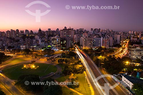  Subject: Aerial view of the Monumento aos Acorianos (Monument to the Azores) and Borges de Medeiros Avenue / Place: Porto Alegre city - Rio Grande do Sul state (RS) - Brazil / Date: 07/2013 