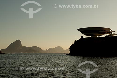  Subject: Niteroi Contemporary Art Museum (1996) with the Sugar loaf in the background / Place: Boa Viagem neighborhood - Niteroi city - Rio de Janeiro state (RJ) - Brazil / Date: 02/2013 